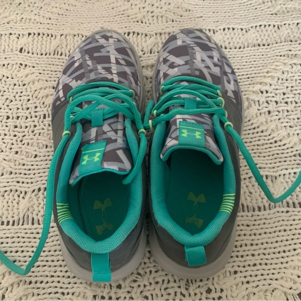 Youth Girl’s 6Y UNDER ARMOUR Charged 24/7 Gray Teal Running Athletic Sneakers